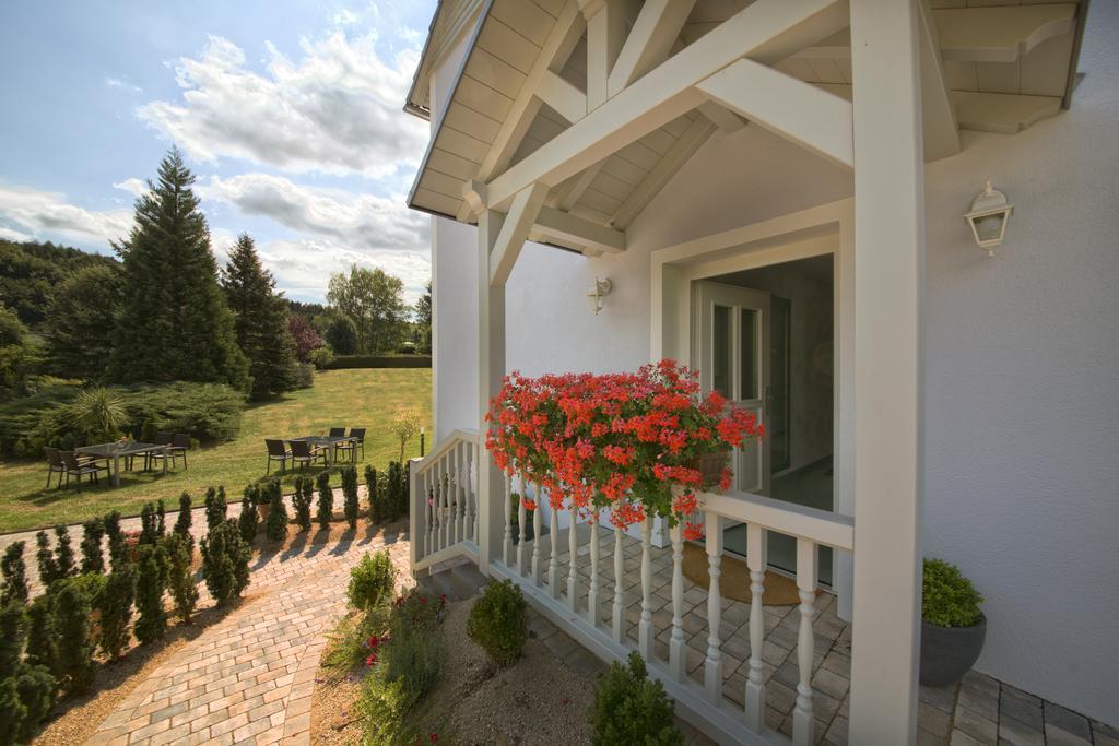 Hotel Jaegerhof Staatsbad Brückenau Buitenkant foto