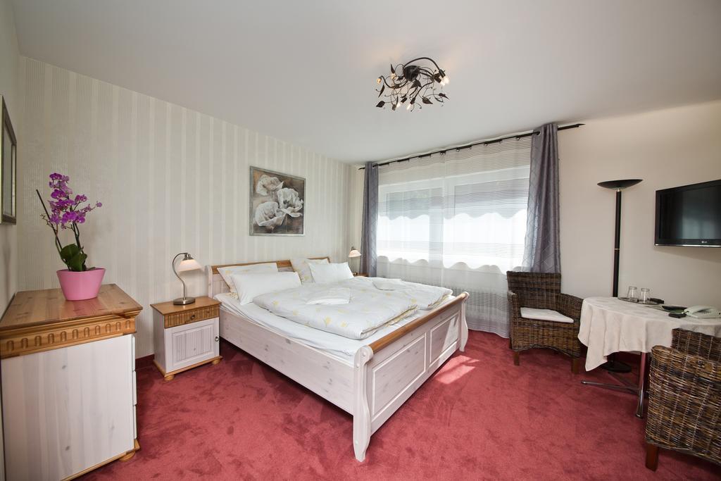 Hotel Jaegerhof Staatsbad Brückenau Buitenkant foto