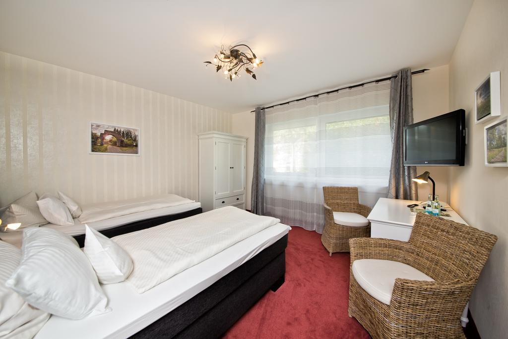 Hotel Jaegerhof Staatsbad Brückenau Buitenkant foto