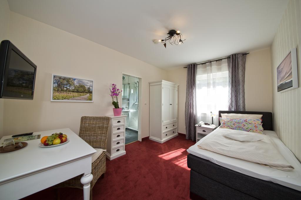 Hotel Jaegerhof Staatsbad Brückenau Buitenkant foto