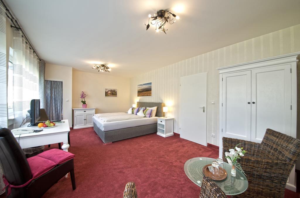 Hotel Jaegerhof Staatsbad Brückenau Buitenkant foto