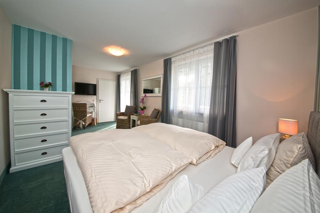 Hotel Jaegerhof Staatsbad Brückenau Buitenkant foto