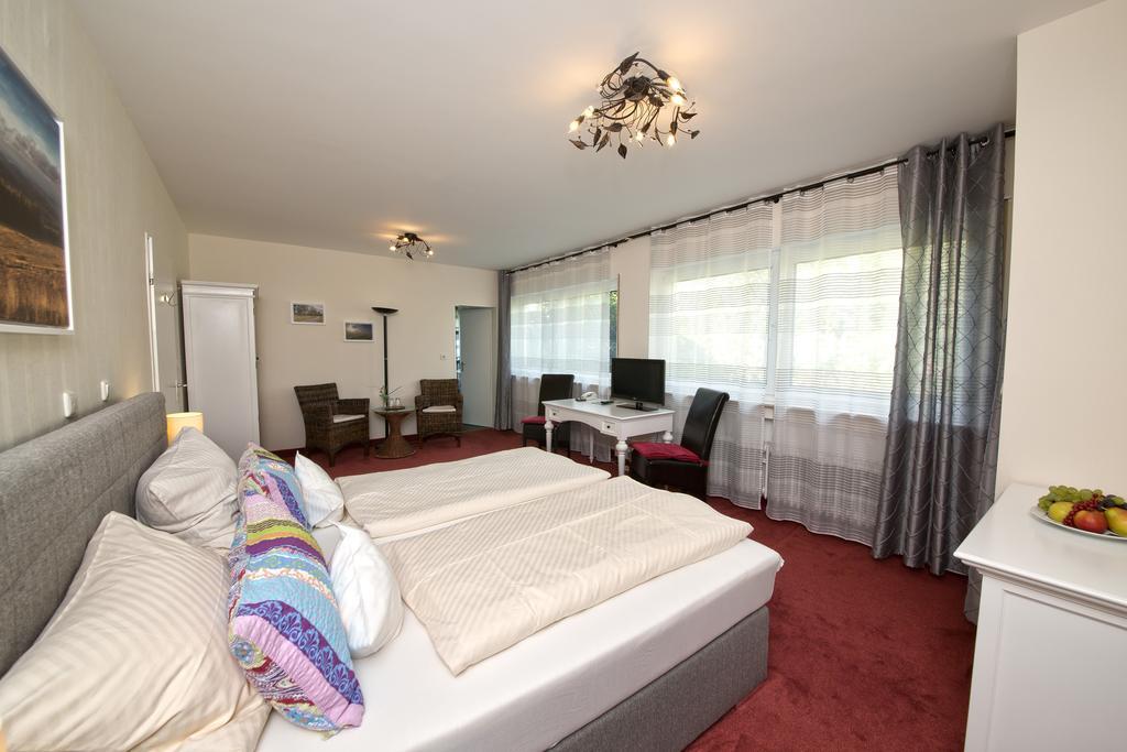 Hotel Jaegerhof Staatsbad Brückenau Buitenkant foto